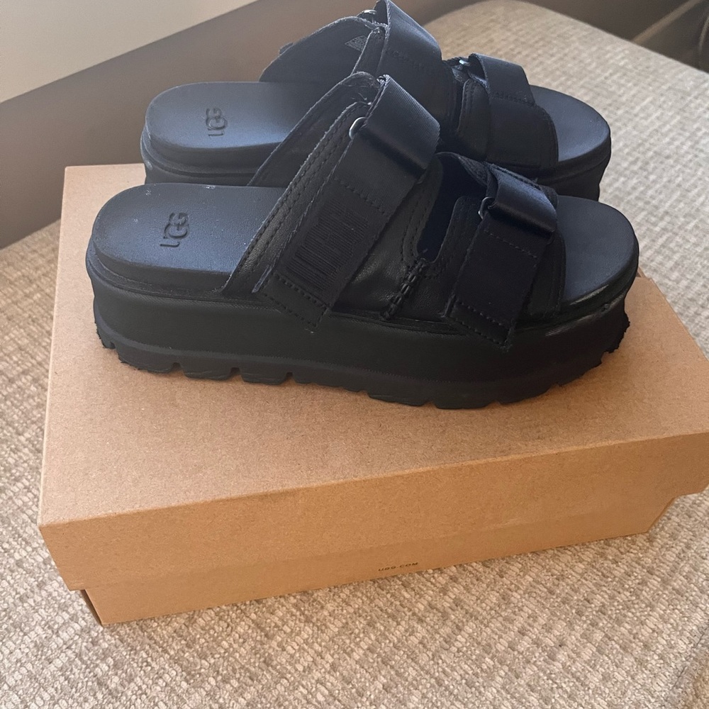UGG Clem platform sandal